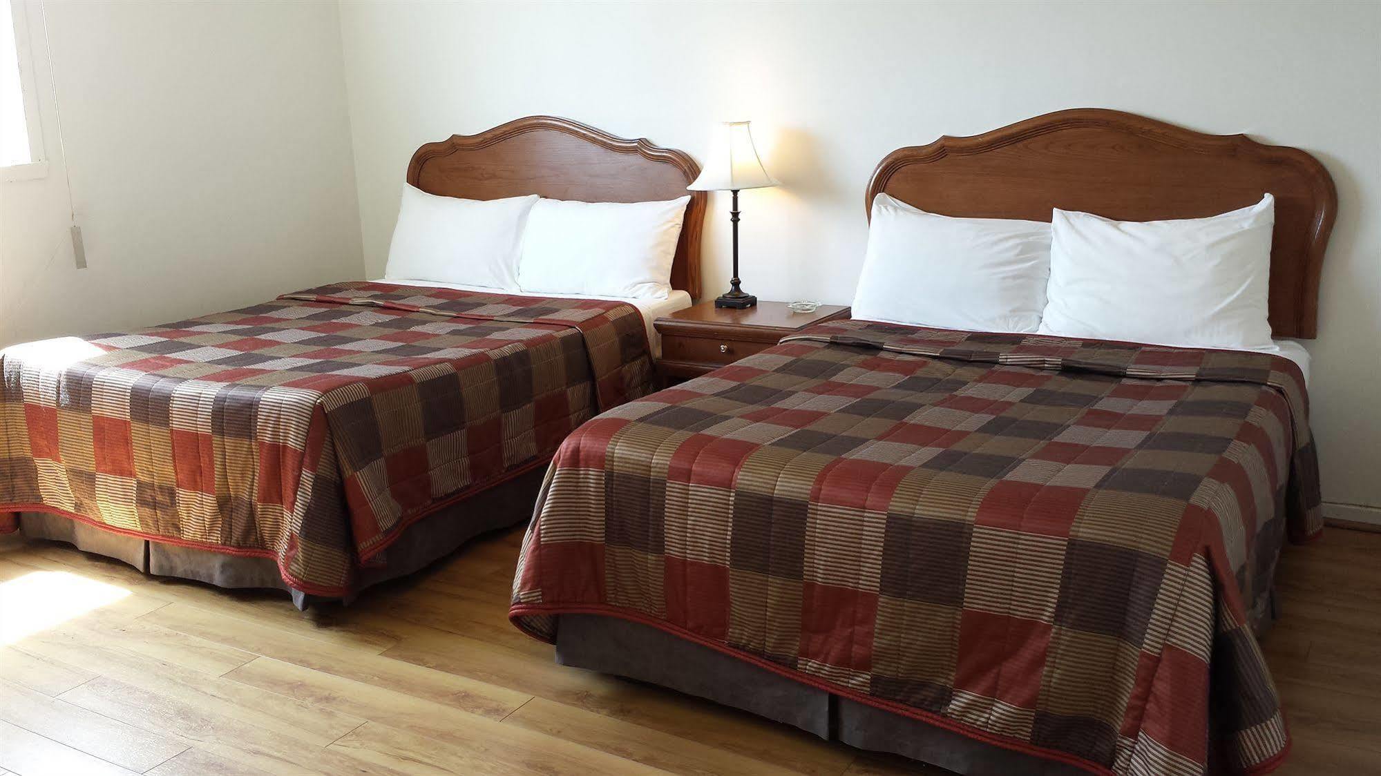 Motel Iberville Сен-Жан-сюр-Ришелье Экстерьер фото