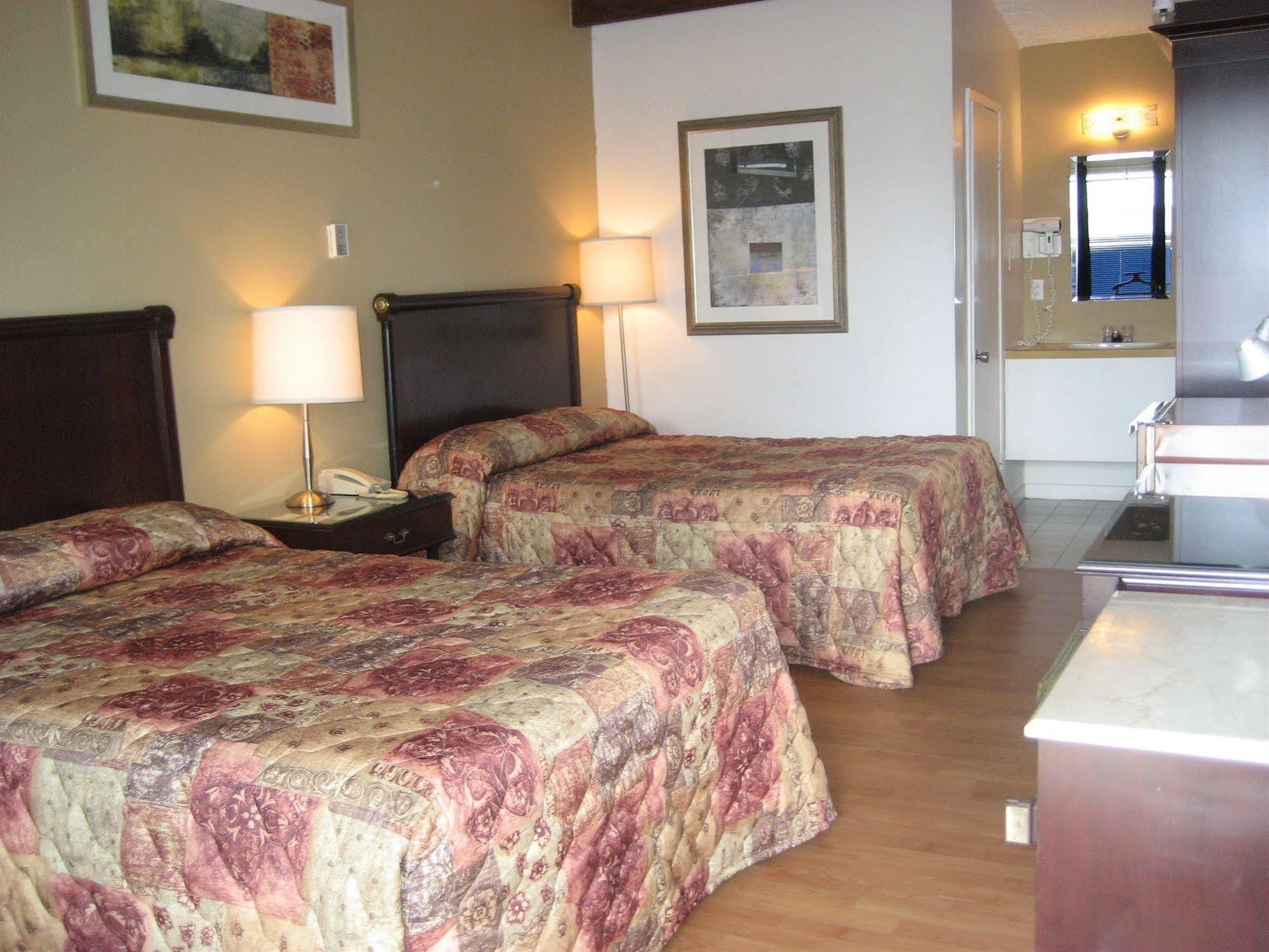 Motel Iberville Сен-Жан-сюр-Ришелье Экстерьер фото